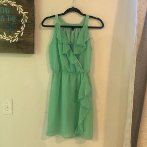 NWOT Mint Ruffled Banana Republic Dress